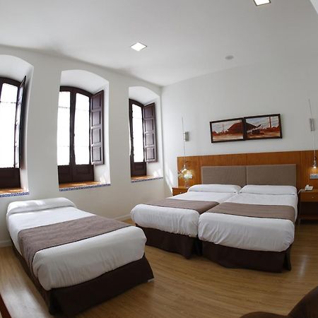 Hotel El Carmen Пуэнте-Хениль Экстерьер фото