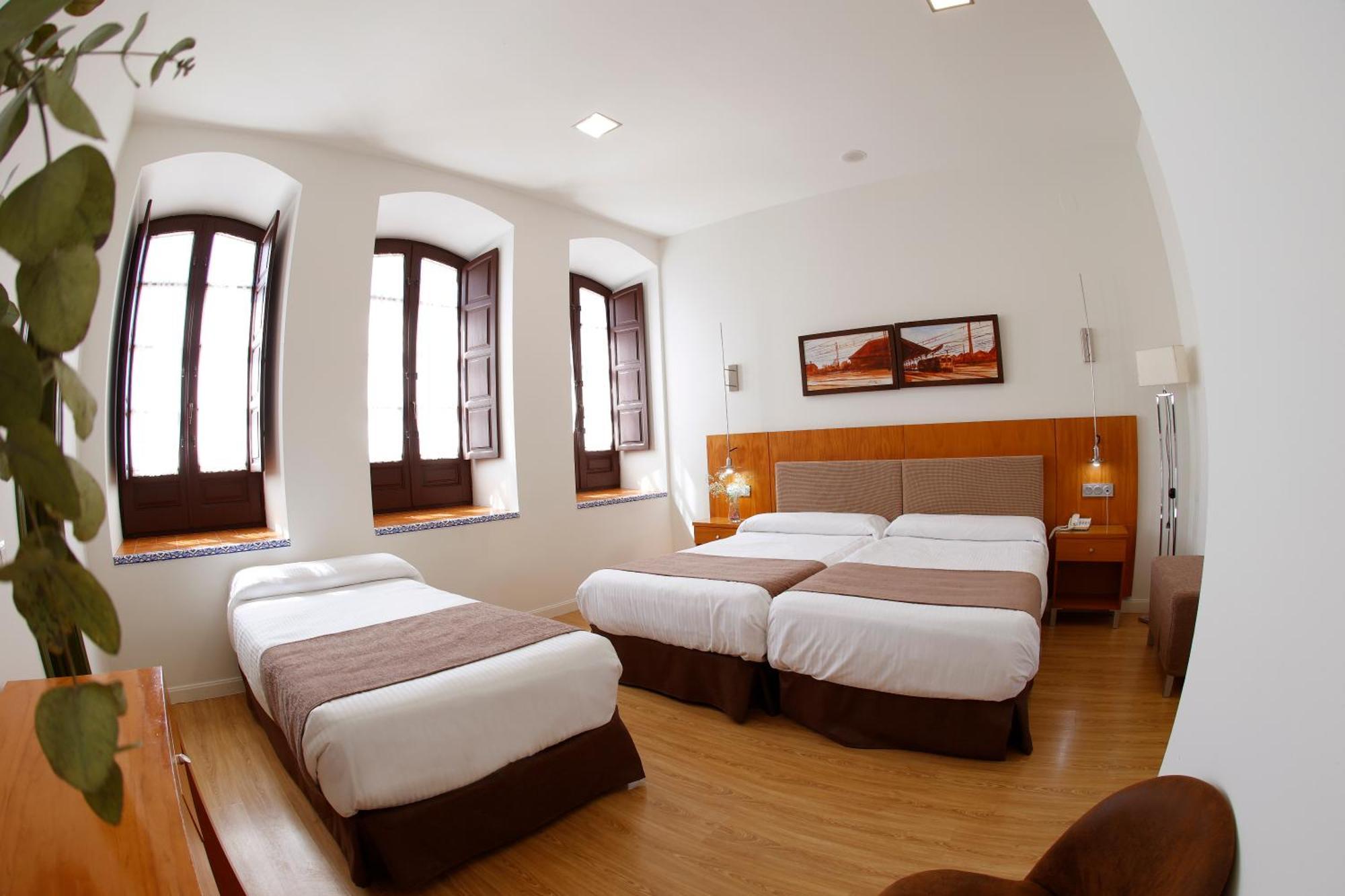 Hotel El Carmen Пуэнте-Хениль Экстерьер фото