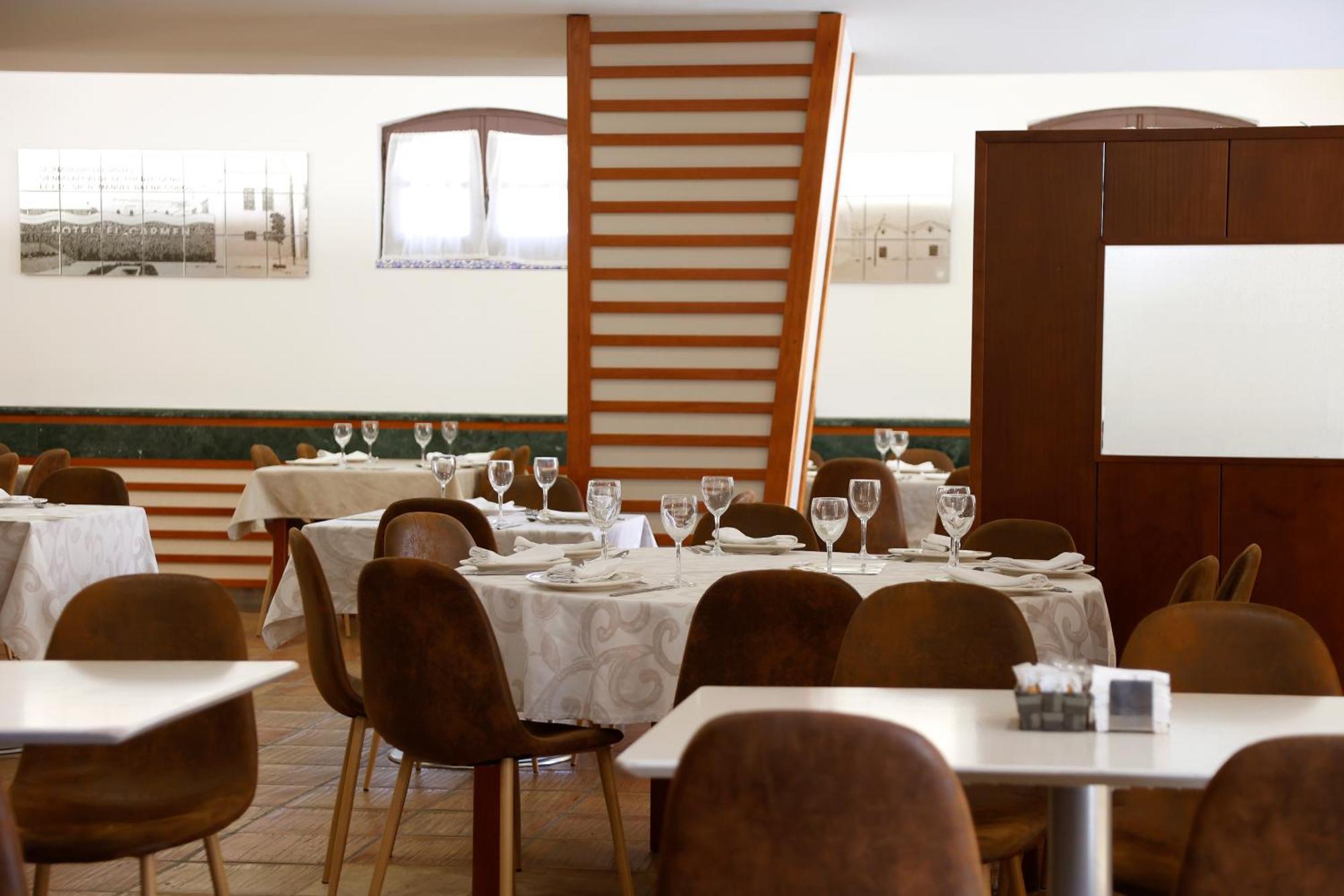 Hotel El Carmen Пуэнте-Хениль Экстерьер фото