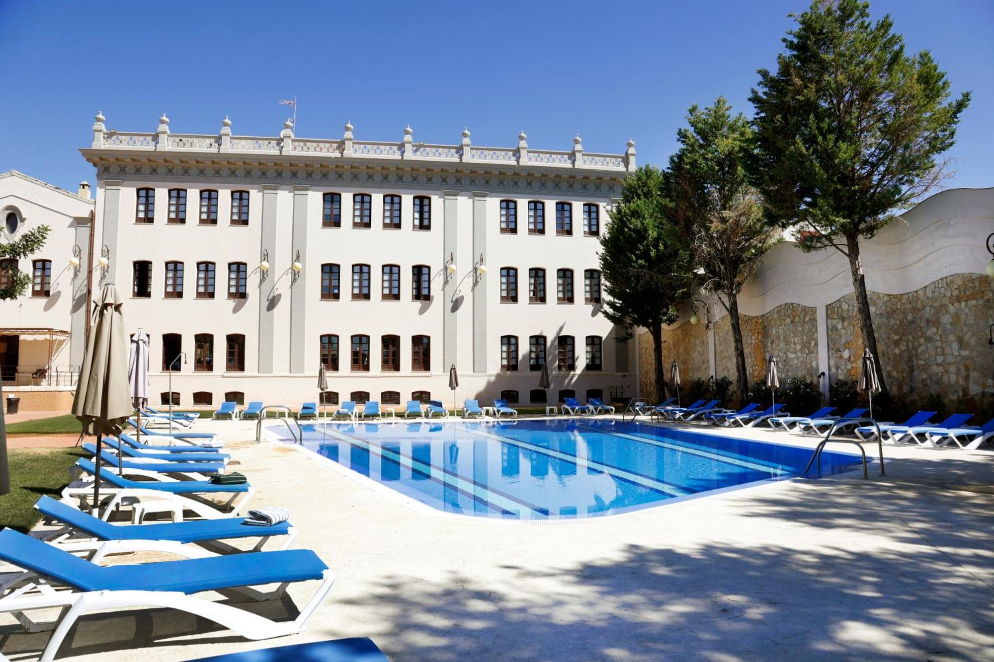 Hotel El Carmen Пуэнте-Хениль Экстерьер фото