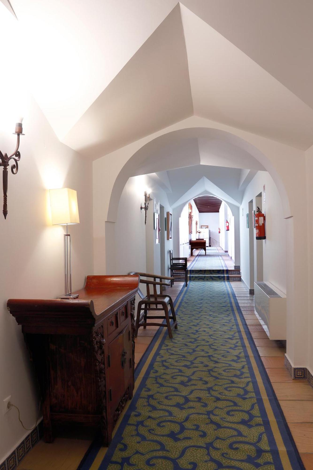 Hotel El Carmen Пуэнте-Хениль Экстерьер фото