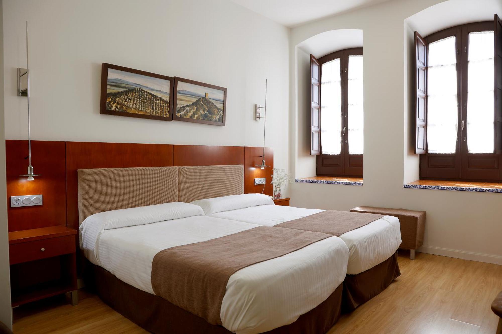 Hotel El Carmen Пуэнте-Хениль Экстерьер фото